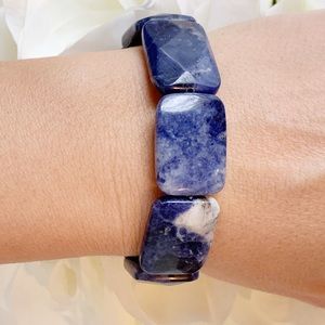 Handcrafted Sodalite gemstone stretch brac…